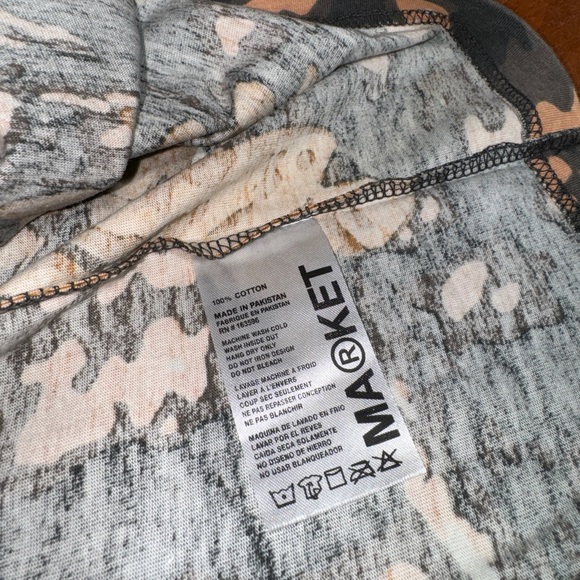 NEW Chinatown Market Big Buck Hunter Stops Here Camo Long Sleeve T-Shirt M - Picture 7 of 12